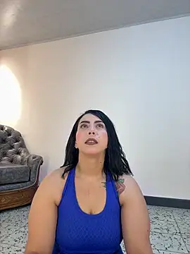 Snapshot of niky_smit chatting on 12.18.25 niky smit online show from 12.18.25