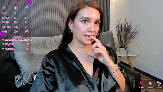 miataylorr1 online show from 03.13.25