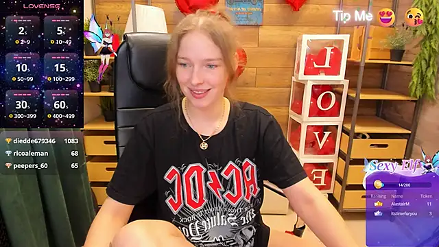 Snapshot of _fiona_Love chatting on 03.10.25  fiona Love online show from 03.10.25