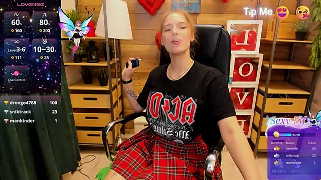 Snapshot of _fiona_Love chatting on 03.15.25  fiona Love online show from 03.15.25