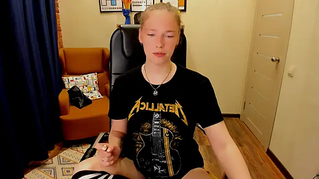  fiona Love online show from 04.06.26