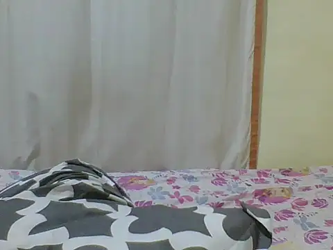 Snapshot of cute_lavenda chatting on 09.13.25 cute lavenda online show from 09.13.25