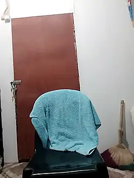 Snapshot of lickmepussy21 chatting on 09.29.25 lickmepussy21 online show from 09.29.25