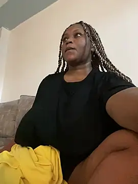 Hyra Ari online show from 03.22.25