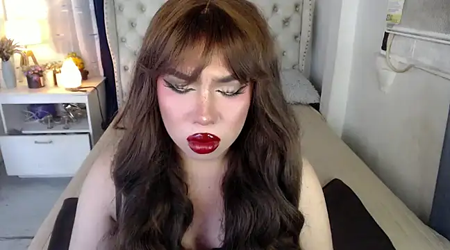 RebecaNextToYou online show from 12.15.24