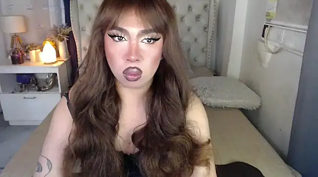 RebecaNextToYou online show from 12.29.24