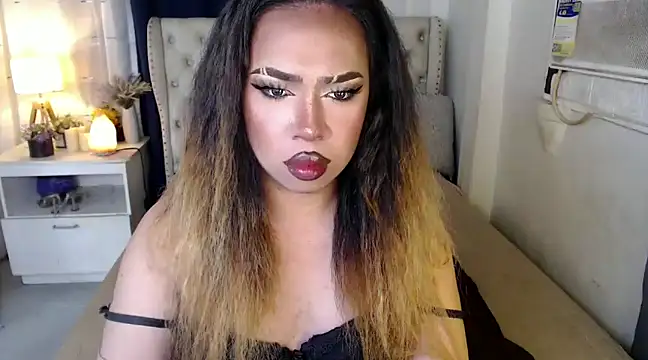 RebecaNextToYou online show from 01.07.25