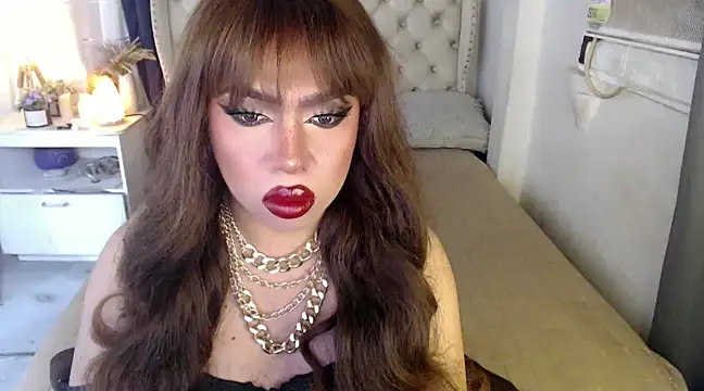 RebecaNextToYou online show from 01.30.25