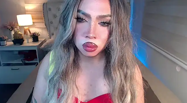 RebecaNextToYou online show from 02.13.25