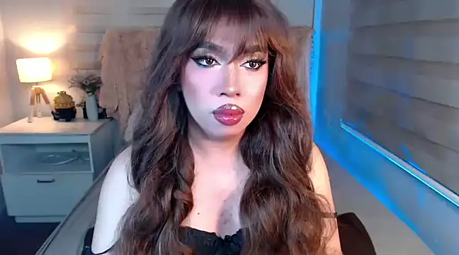 RebecaNextToYou online show from 02.27.25