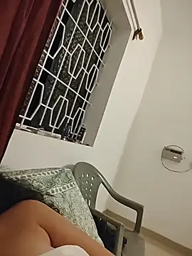 Snapshot of Susannemilf chatting on 05.18.26 Susannemilf online show from 05.18.26