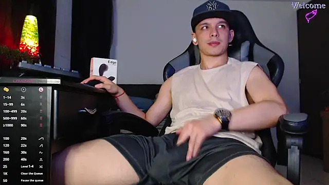 Snapshot of Angel-Twink chatting on 02.18.26 Angel-Twink online show from 02.18.26