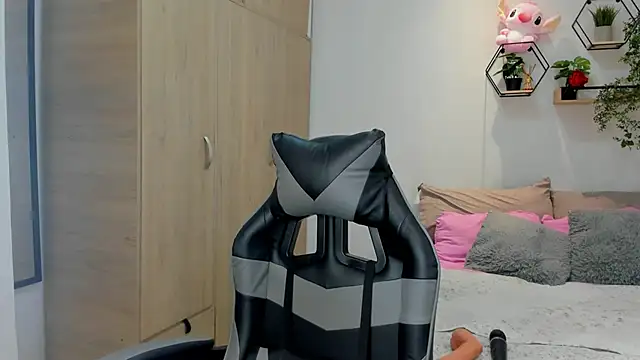 lara rose1 online show from 11.12.25