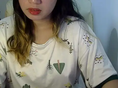 Snapshot of ___zurIII09_ chatting on 10.04.25 zurIII09 online show from 10.04.25