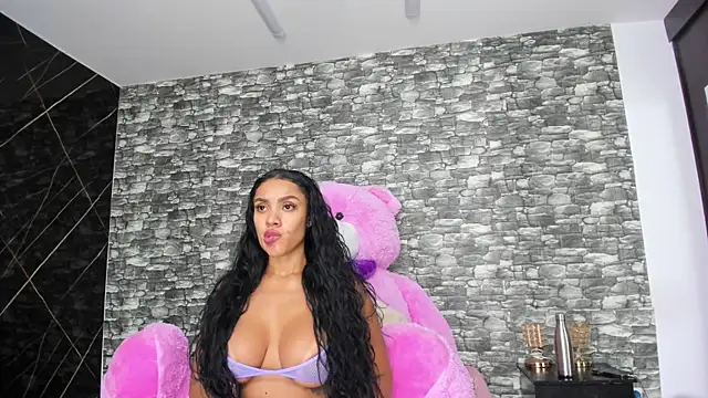 Snapshot of HeidyWillss chatting on 01.10.25 HeidyWillss online show from 01.10.25