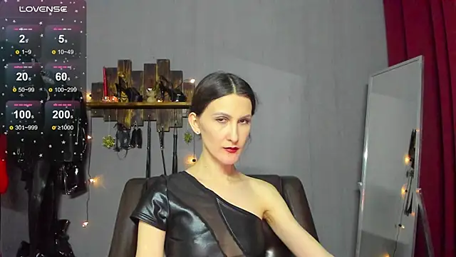 Snapshot of Mistress_Pamela chatting on 12.15.24 Mistress Pamela online show from 12.15.24