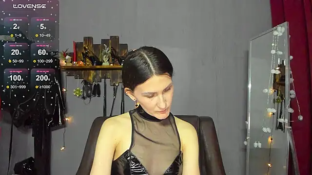 Snapshot of Mistress_Pamela chatting on 12.28.24 Mistress Pamela online show from 12.28.24