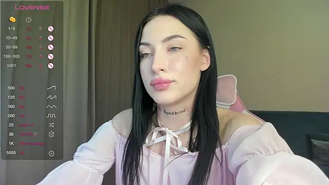 Snapshot of JenniferQueen11 chatting on 12.19.24 JenniferQueen11 online show from 12.19.24