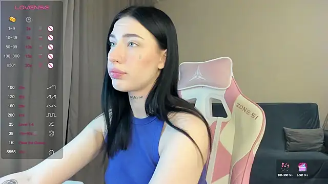 Snapshot of JenniferQueen11 chatting on 12.24.24 JenniferQueen11 online show from 12.24.24