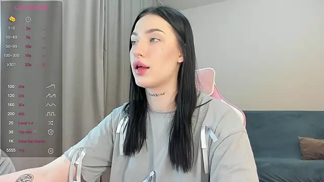 Snapshot of JenniferQueen11 chatting on 12.28.24 JenniferQueen11 online show from 12.28.24