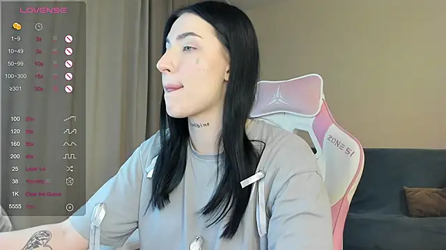 Snapshot of JenniferQueen11 chatting on 01.09.25 JenniferQueen11 online show from 01.09.25