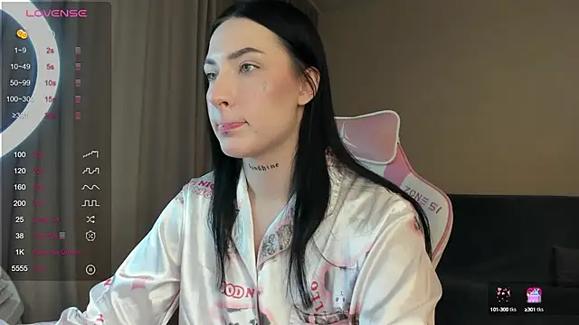 Snapshot of JenniferQueen11 chatting on 01.12.25 JenniferQueen11 online show from 01.12.25