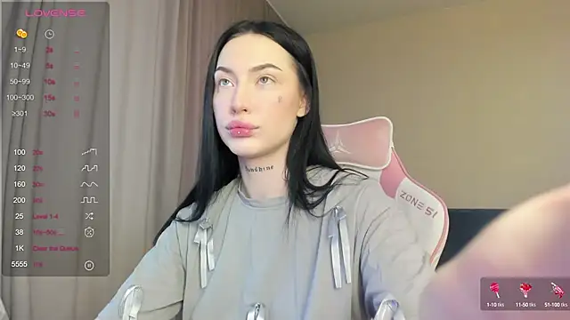 Snapshot of JenniferQueen11 chatting on 01.17.25 JenniferQueen11 online show from 01.17.25