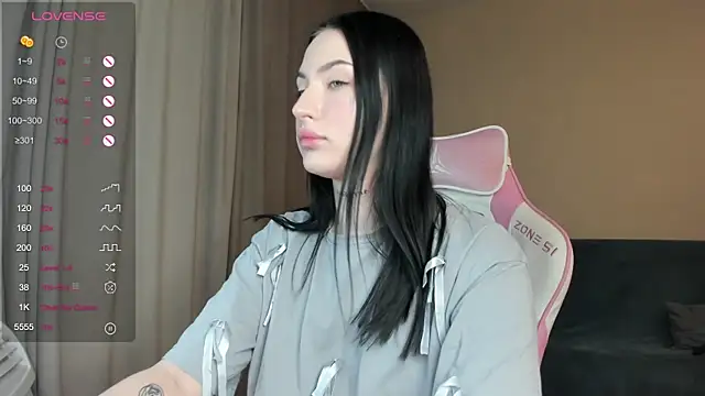 Snapshot of JenniferQueen11 chatting on 01.17.25 JenniferQueen11 online show from 01.17.25