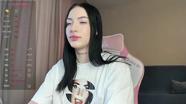 Snapshot of JenniferQueen11 chatting on 01.19.25 JenniferQueen11 online show from 01.19.25