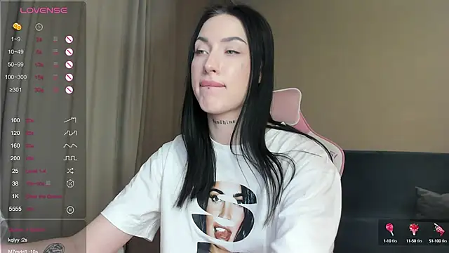 Snapshot of JenniferQueen11 chatting on 01.19.25 JenniferQueen11 online show from 01.19.25