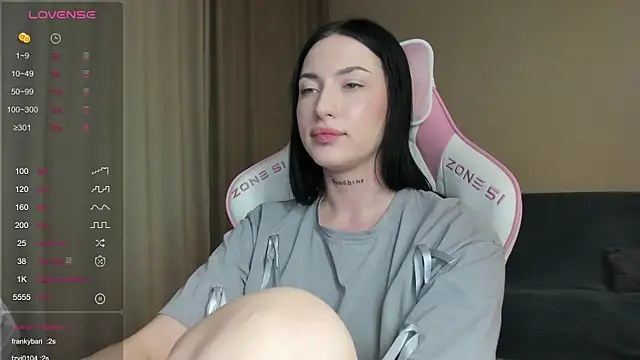 Snapshot of JenniferQueen11 chatting on 01.26.25 JenniferQueen11 online show from 01.26.25