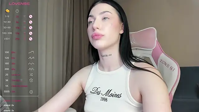 Snapshot of JenniferQueen11 chatting on 01.29.25 JenniferQueen11 online show from 01.29.25