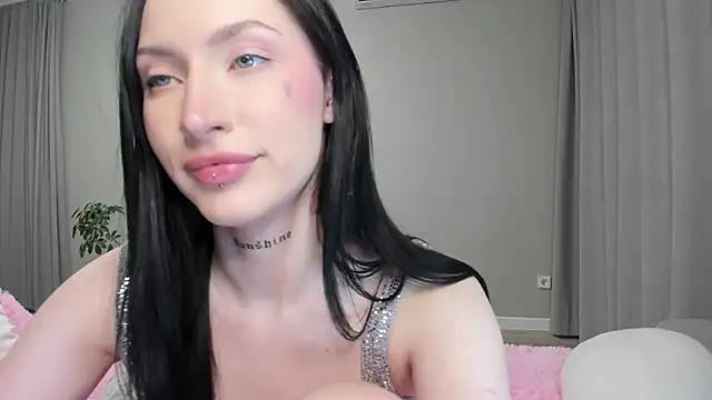 Snapshot of JenniferQueen11 chatting on 09.13.25 JenniferQueen11 online show from 09.13.25