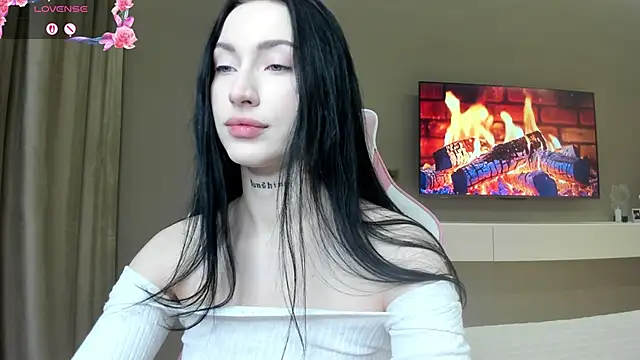 JenniferQueen11 online show from 01.08.26