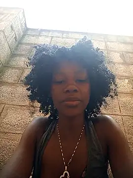 Petite li online show from 11.28.25