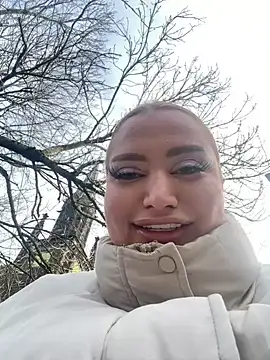 Snapshot of EmiliaPetrova chatting on 12.24.24 EmiliaPetrova online show from 12.24.24