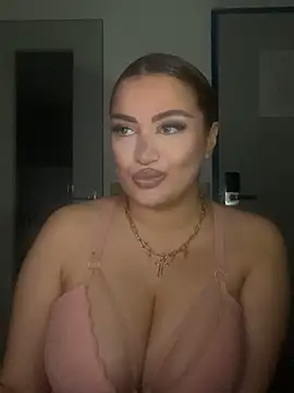 Snapshot of EmiliaPetrova chatting on 02.21.25 EmiliaPetrova online show from 02.21.25