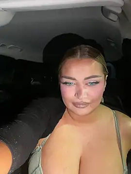 Snapshot of EmiliaPetrova chatting on 03.19.25 EmiliaPetrova online show from 03.19.25