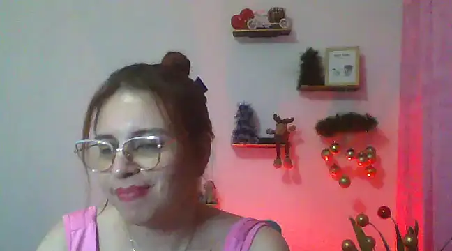 Snapshot of lorenitabella chatting on 12.12.24 lorenitabella online show from 12.12.24