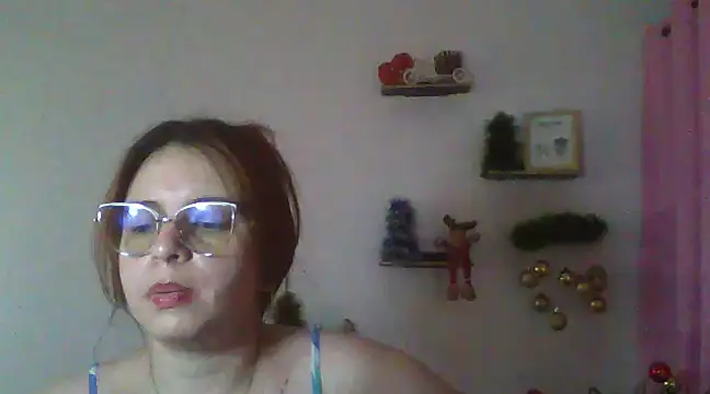 Snapshot of lorenitabella chatting on 12.17.24 lorenitabella online show from 12.17.24