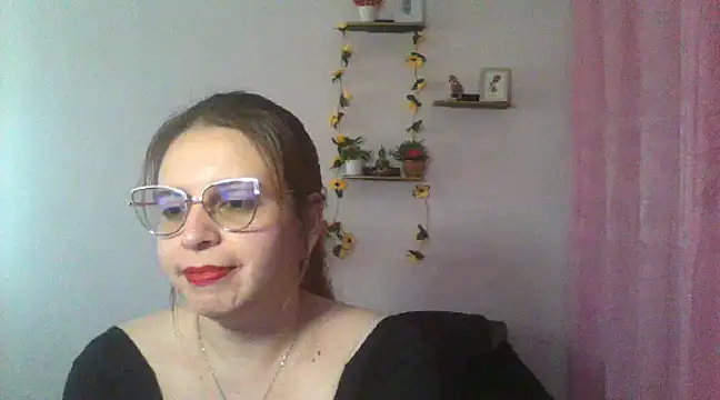 Snapshot of lorenitabella chatting on 01.27.25 lorenitabella online show from 01.27.25