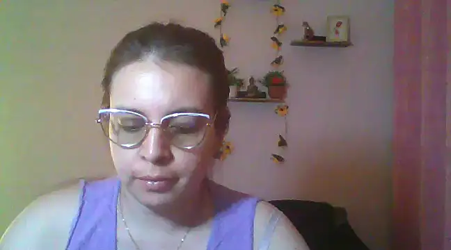 Snapshot of lorenitabella chatting on 01.28.25 lorenitabella online show from 01.28.25