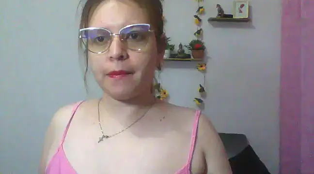 Snapshot of lorenitabella chatting on 01.31.25 lorenitabella online show from 01.31.25