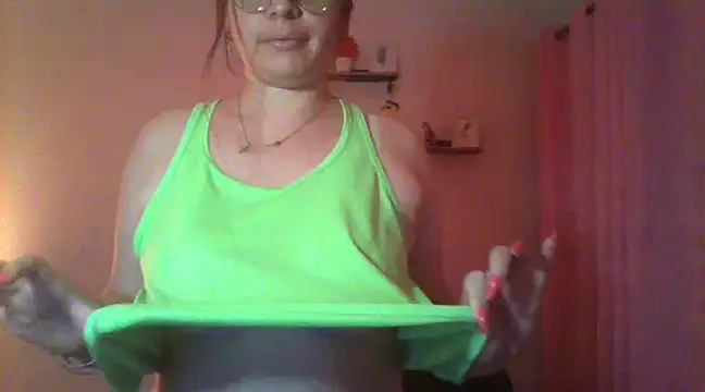 Snapshot of lorenitabella chatting on 02.05.25 lorenitabella online show from 02.05.25