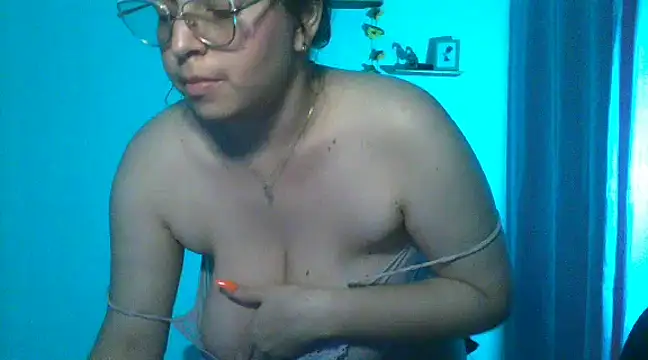 Snapshot of lorenitabella chatting on 02.10.25 lorenitabella online show from 02.10.25