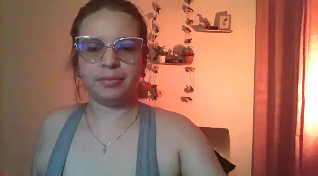 Snapshot of lorenitabella chatting on 02.16.25 lorenitabella online show from 02.16.25