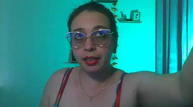 Snapshot of lorenitabella chatting on 02.18.25 lorenitabella online show from 02.18.25