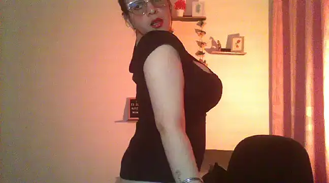 Snapshot of lorenitabella chatting on 02.23.25 lorenitabella online show from 02.23.25