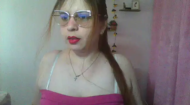 Snapshot of lorenitabella chatting on 02.25.25 lorenitabella online show from 02.25.25