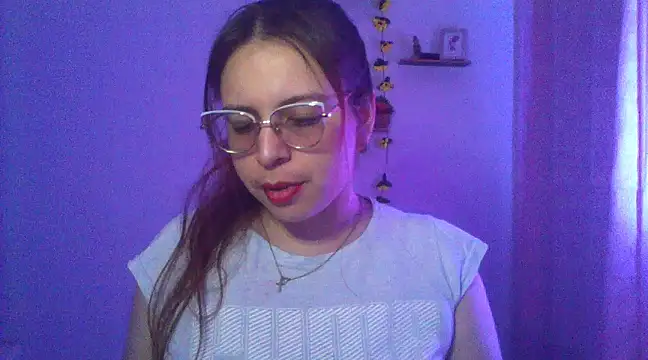 Snapshot of lorenitabella chatting on 02.27.25 lorenitabella online show from 02.27.25